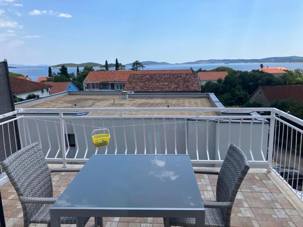 Apartmani Fani 2 Min Walking From Sea Оребич Экстерьер фото