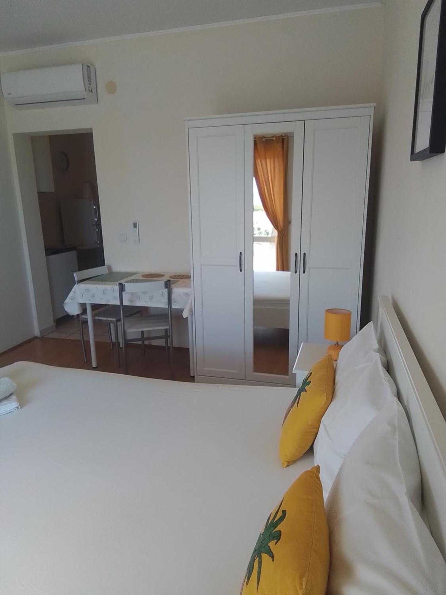 Apartmani Fani 2 Min Walking From Sea Оребич Экстерьер фото