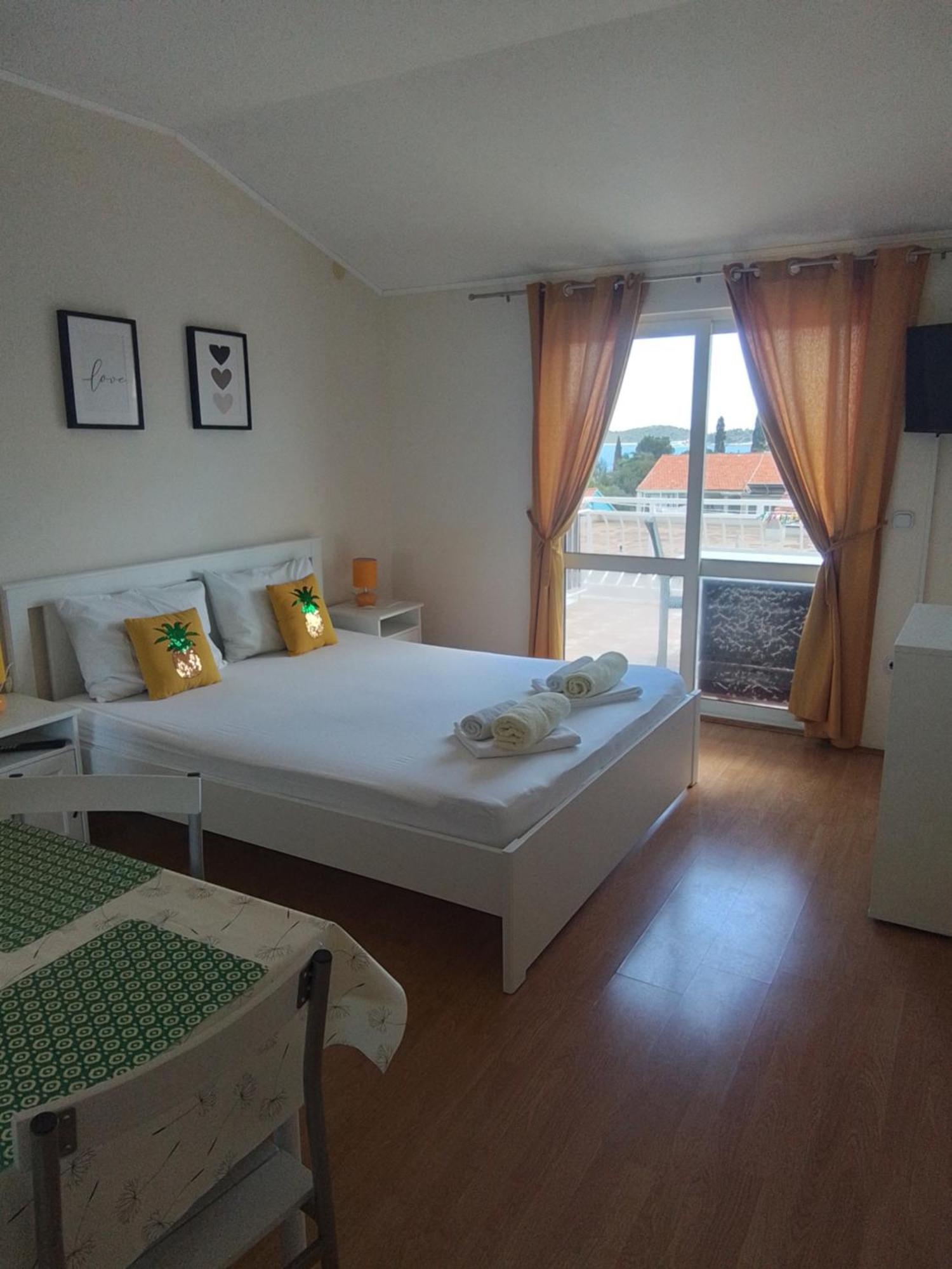 Apartmani Fani 2 Min Walking From Sea Оребич Экстерьер фото