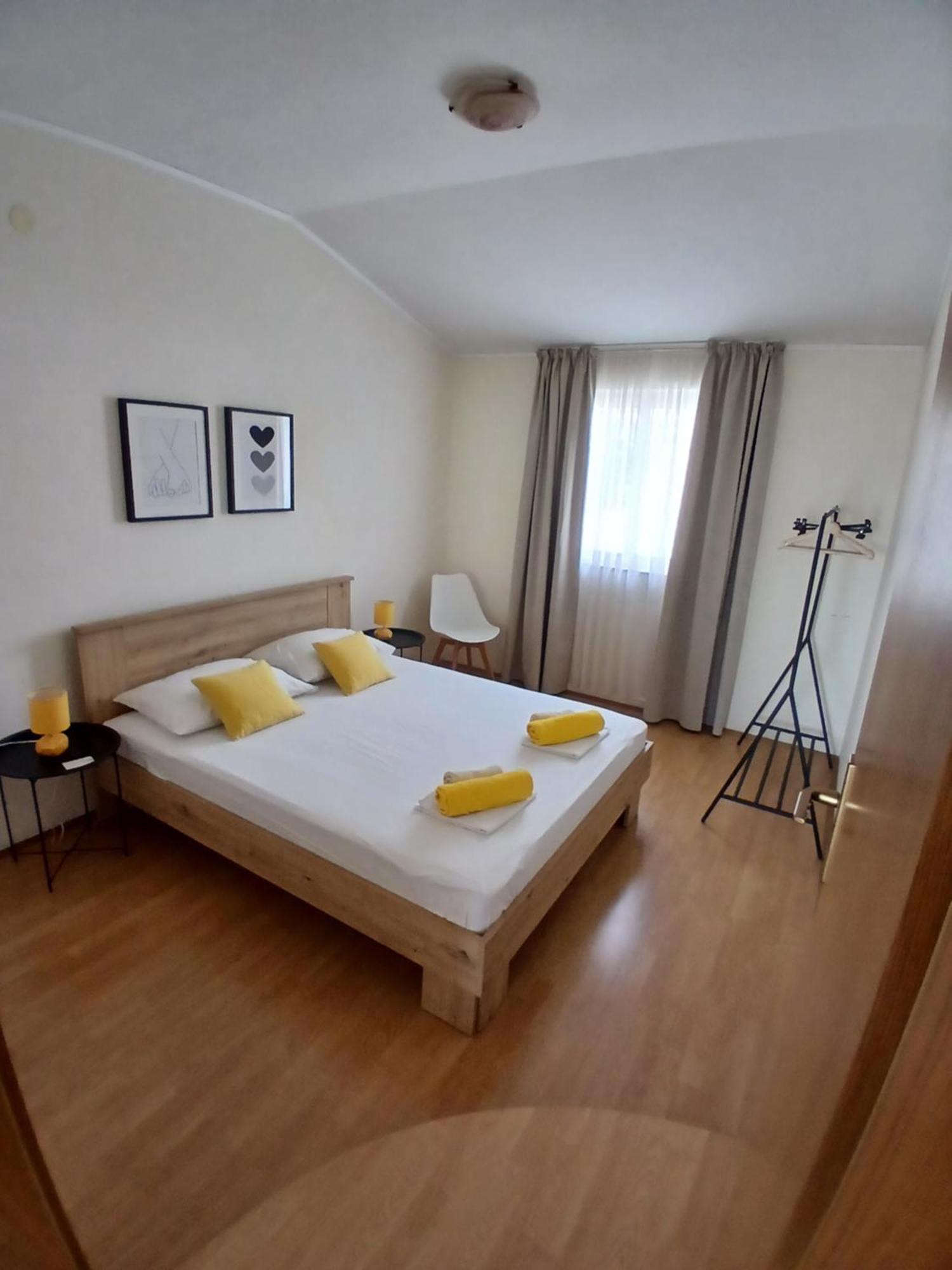 Apartmani Fani 2 Min Walking From Sea Оребич Экстерьер фото